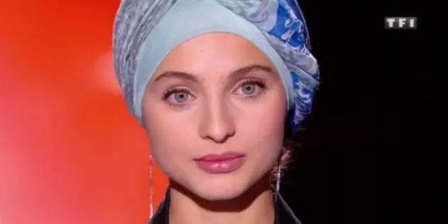 Francë/Komentet agresive në Facebook, detyrojnë këngëtaren me origjinë siriane të tërhiqet nga "The Voice"