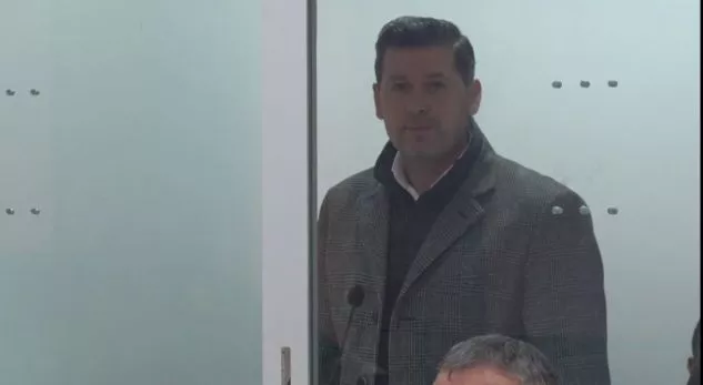 Xhika mbetet në burg