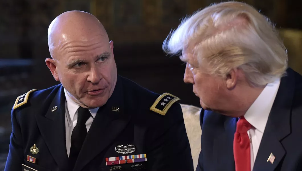 Mediat përflasin edhe largimin e këshilltarit të Trump, H.R. McMaster