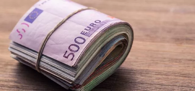 FMN: 2.6 miliardë euro jashtë bankave, informaliteti sa 40% e GDP