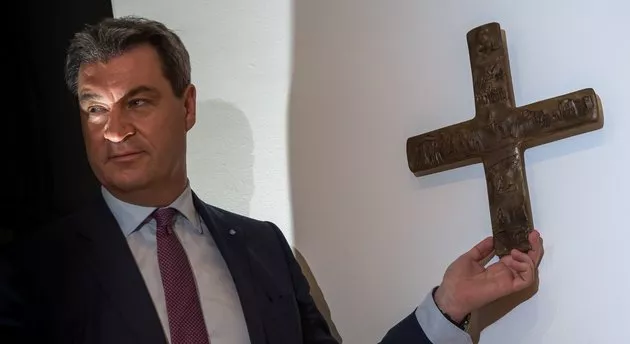 Bavaria vendos Kryqin në çdo ndërtesë publike