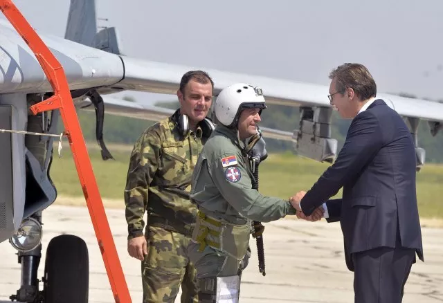 Serbia, Vuçiç paralajmëron rikthimin e shërbimit të detyrueshëm ushtarak