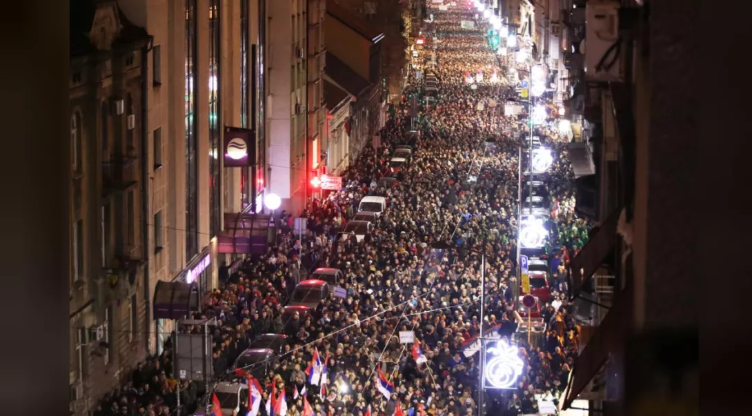 Protesta në Serbi: Vuçiç hajdut!