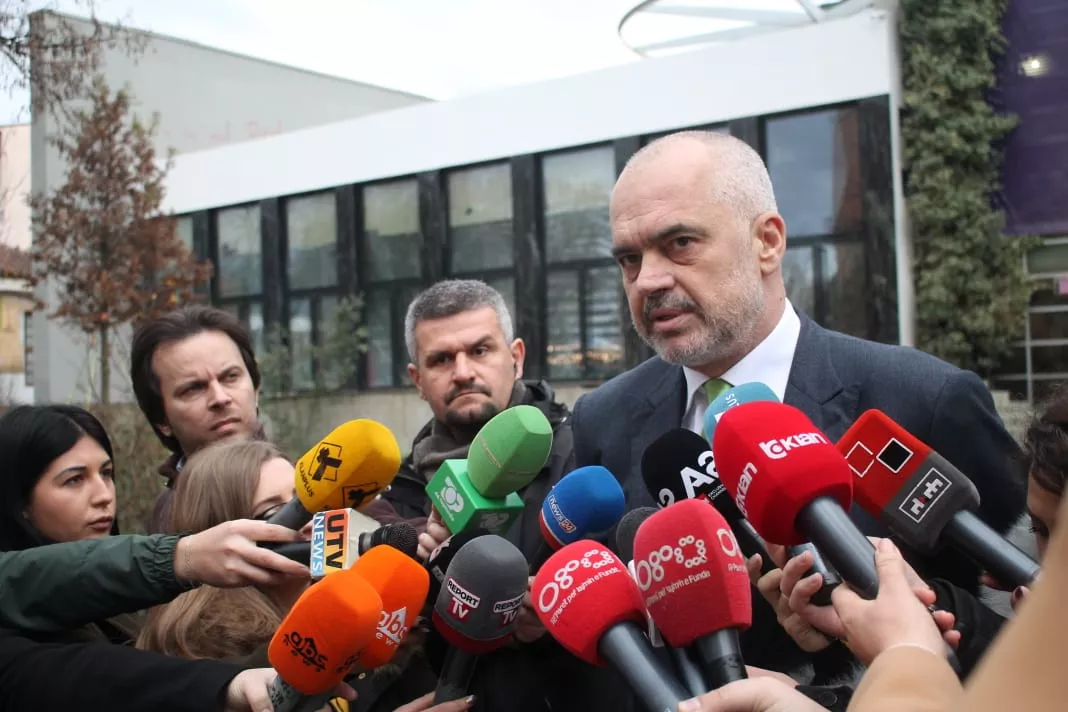 Partia që komunikon me prononcime