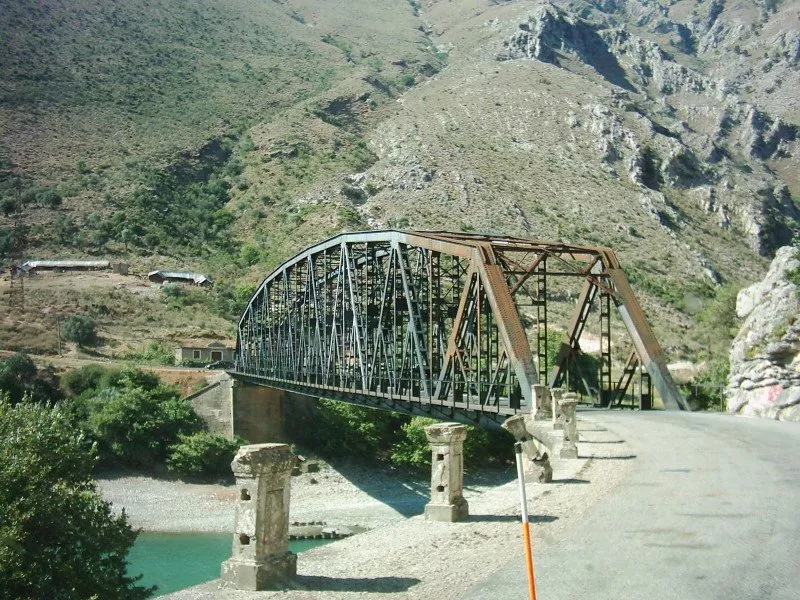 Varrezë e re për ushtarakët grekë në Dragot të Tepelenës