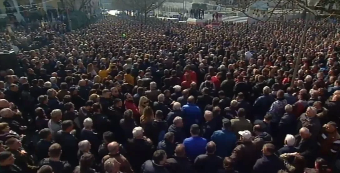 Video/Protesta e opozitës para Parlamentit