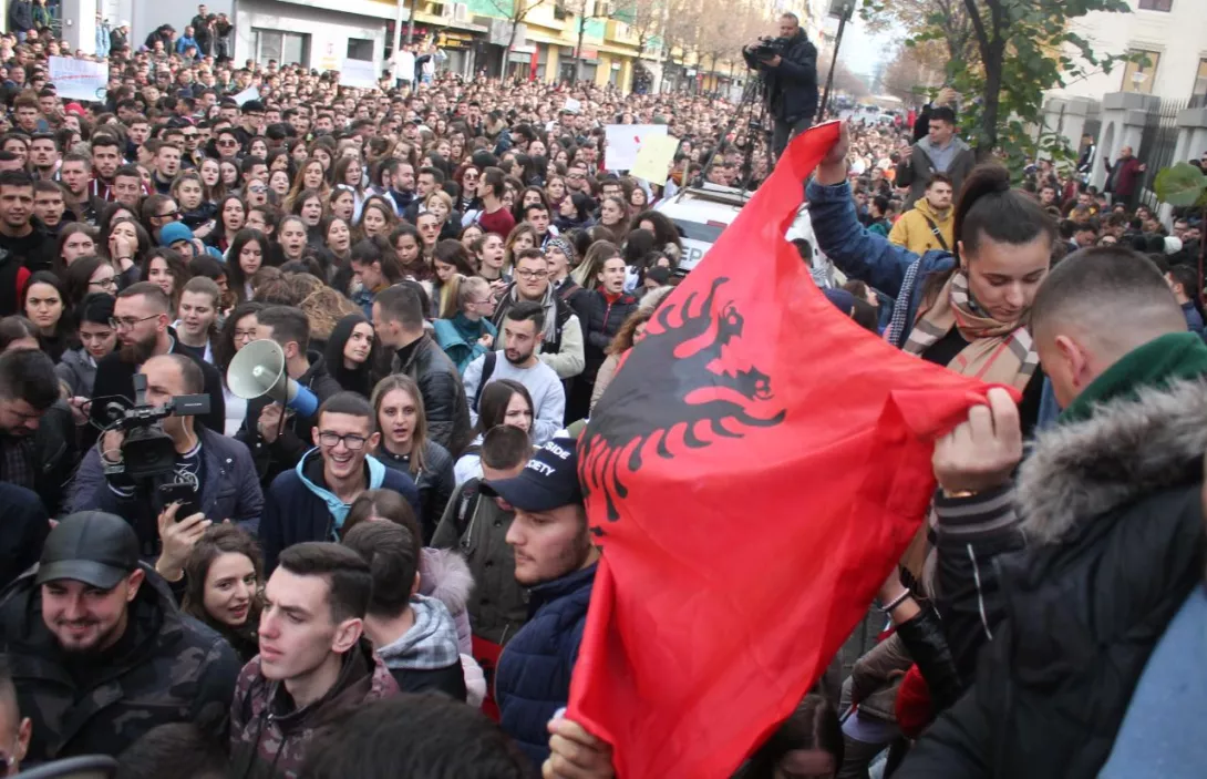 Nevoja për një opozitë ekstrapartiake