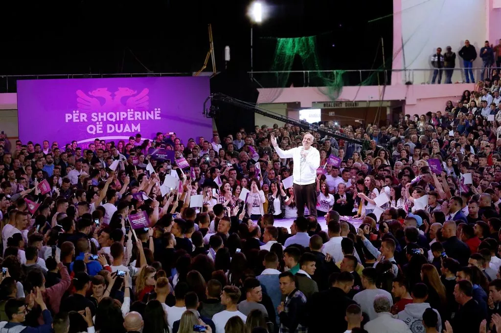 Socialistët dhe shqiptarët