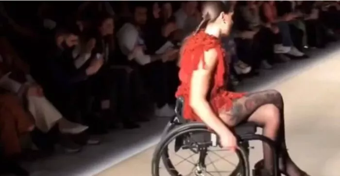 Në paradë mode me karrocë(video)