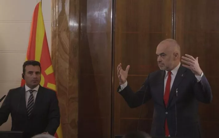 Pyetje vetëm nga RTSH... Zaev "çan izolimin" me një intervistë me 16 pyetje