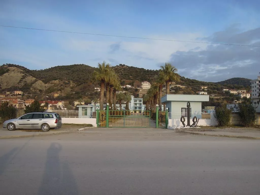 Shkolla e Marinës në Vlorë(19 mijë m2) i kalojnë në administrim Ministrisë së Turizmit