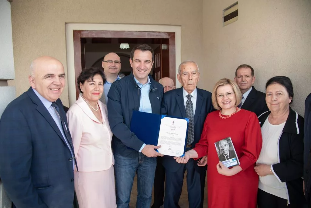 Veliaj thotë se Rrahman Parllaku sfidoi regjimin e Enver Hoxhës. A është e vërtetë kjo?