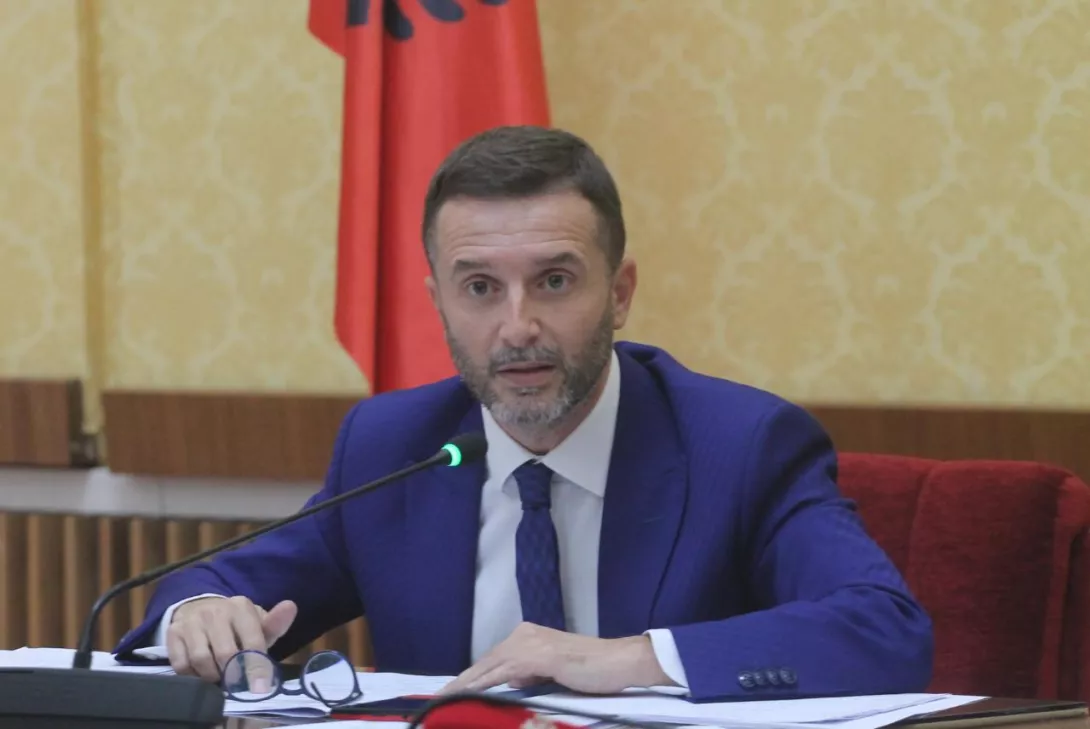 Dikush ta sqarojë zv.kryeministrin: 10 mijë bëjnë atë që s'ta pret mendja...