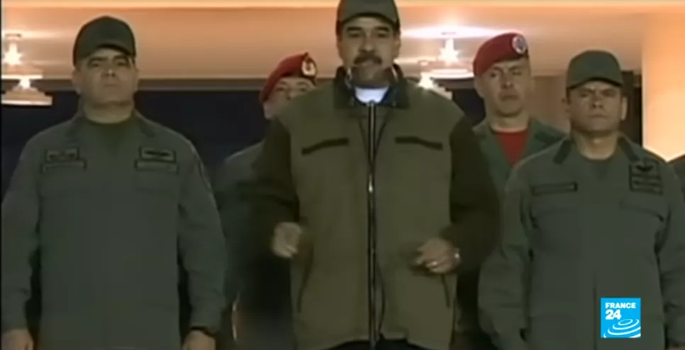 Maduro shfaqet me drejtuesit e ushtrisë: Jemi në luftë