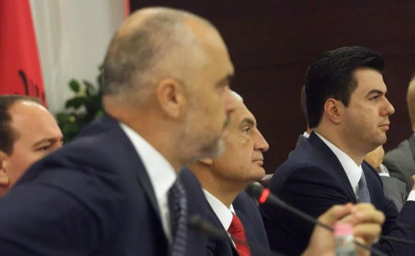 Presidenti lokalizon krizën te një individ