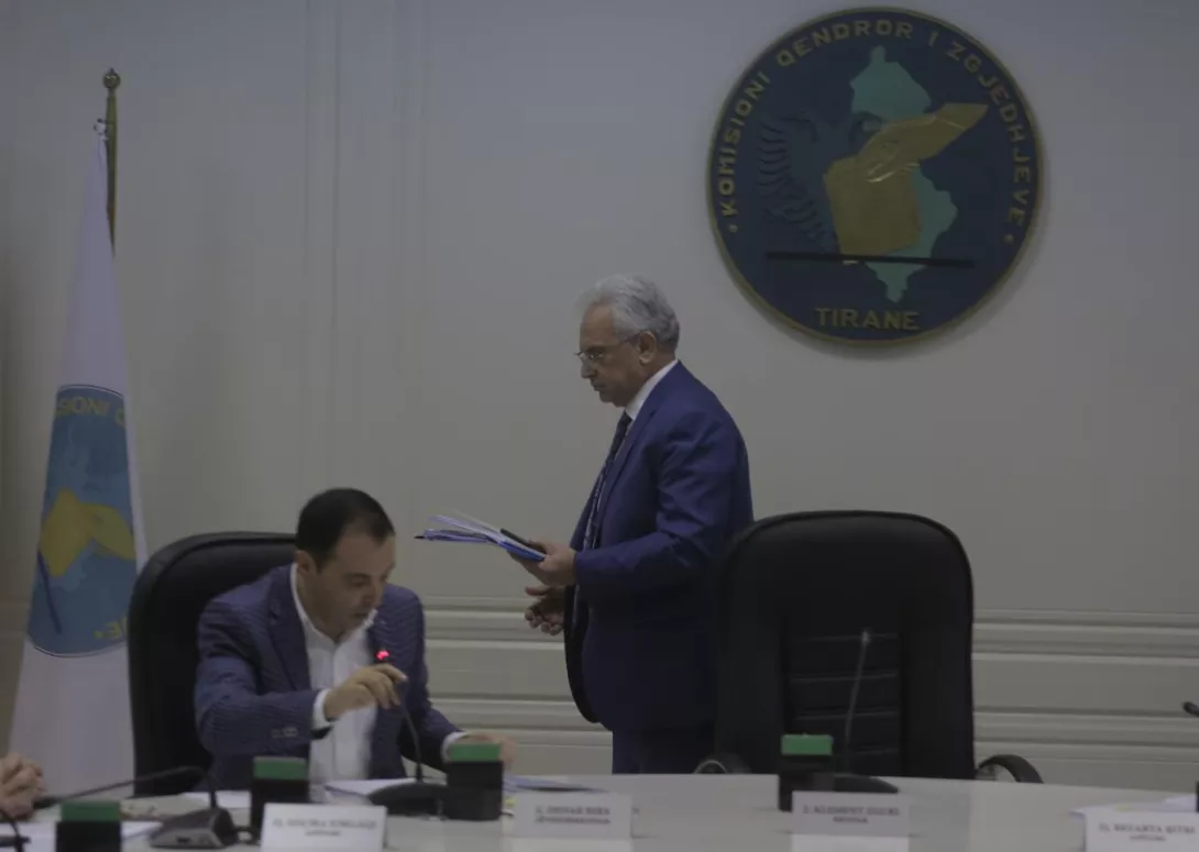 Legjitimiteti i dyshimtë i një date, delegjitimim i zgjedhjeve