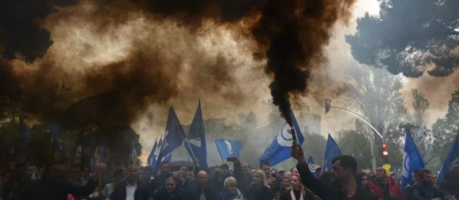 Protestë e përmbajtur, provë force për opozitën