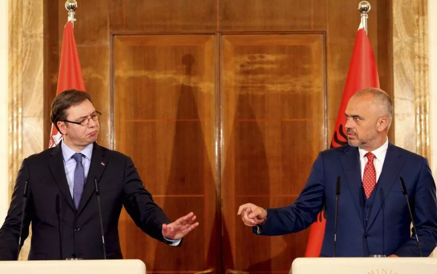 Oferta nga Beogradi/Vuçiç siguron Edi Ramën për strehim politik në Serbi