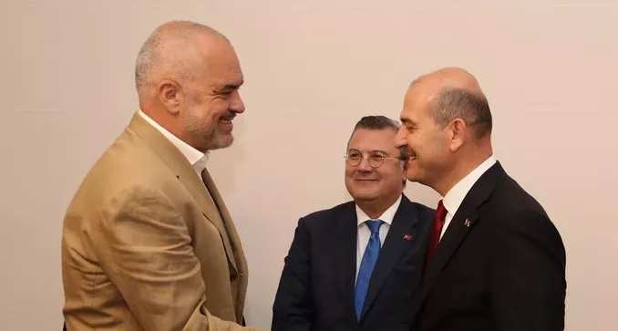 Interpol refuzon kërkesën e Turqisë për gulenistët. Si do ta ndihmojë Shqipëria Ankaranë?