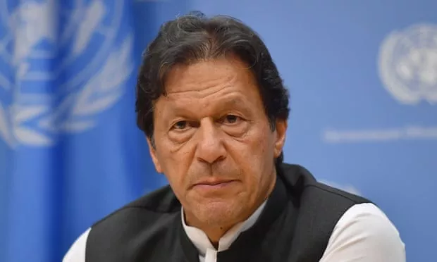 Kryeministri pakistanez paralajmëron për rrezikun e një lufte bërthamore në Kashmir