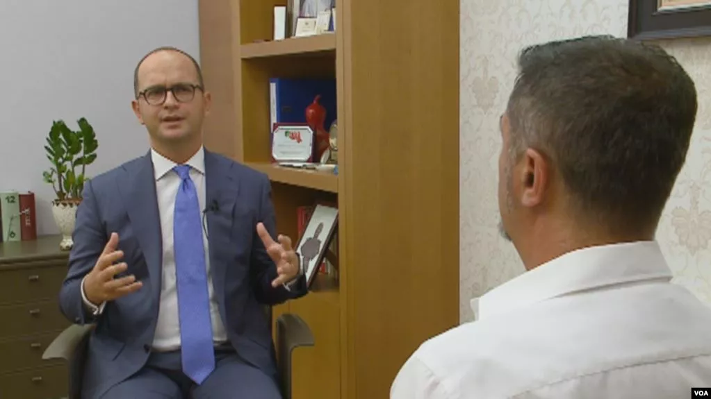 Valdrin Pjetrin e zgjodhi Edi Rama. Bushati: Listat e kandidatëve të jenë të hapura