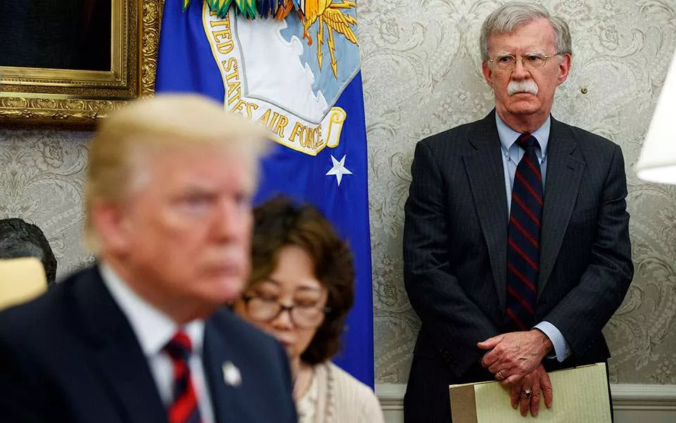 Ikën dhe Bolton, këshilltari i linjës së ashpër