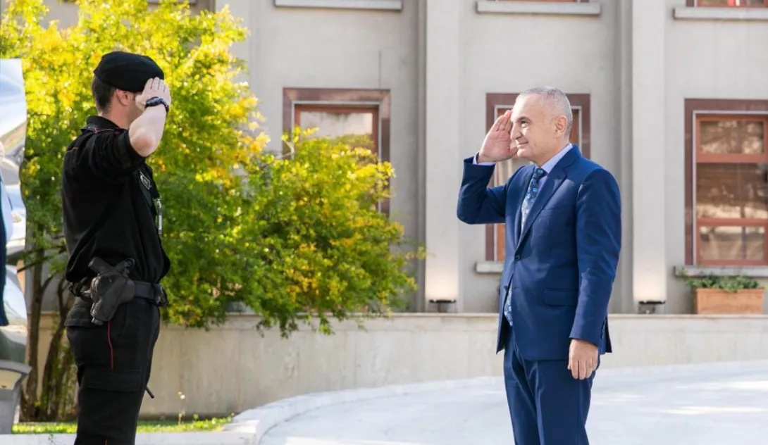 Presidenti: Ambasada e SHBA ka shantazhuar zëdhënësin tim. Shpresoj të jetë lojë e Rilindjes