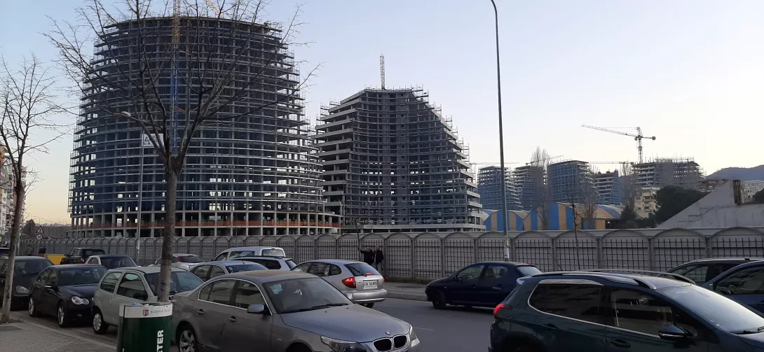 Foto/Mos po teprohet me ndërtimin në Tiranë?