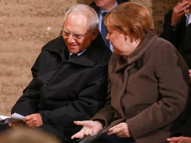 Kundër karantinës/Schäuble: Dinjiteti i njeriut vjen para jetës së tij