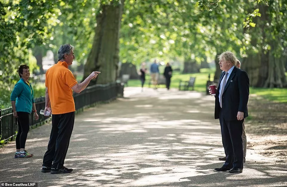 Foto/Përkujtesa vizuale se jetojmë(britanikët) në demokraci