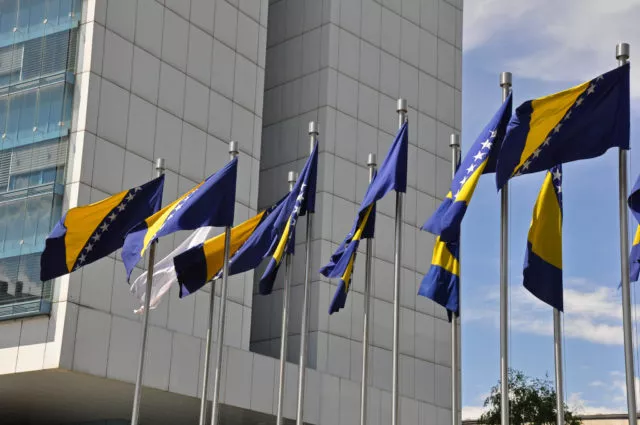 BE-ja dorëzohet në Bosnje. Ndërpret financimin për reformën gjyqësore