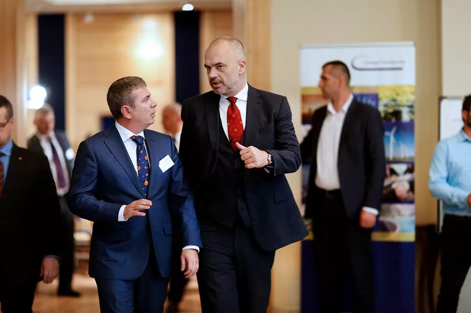 Listat po hapen. Situata komike e ekspertit Gjiknuri