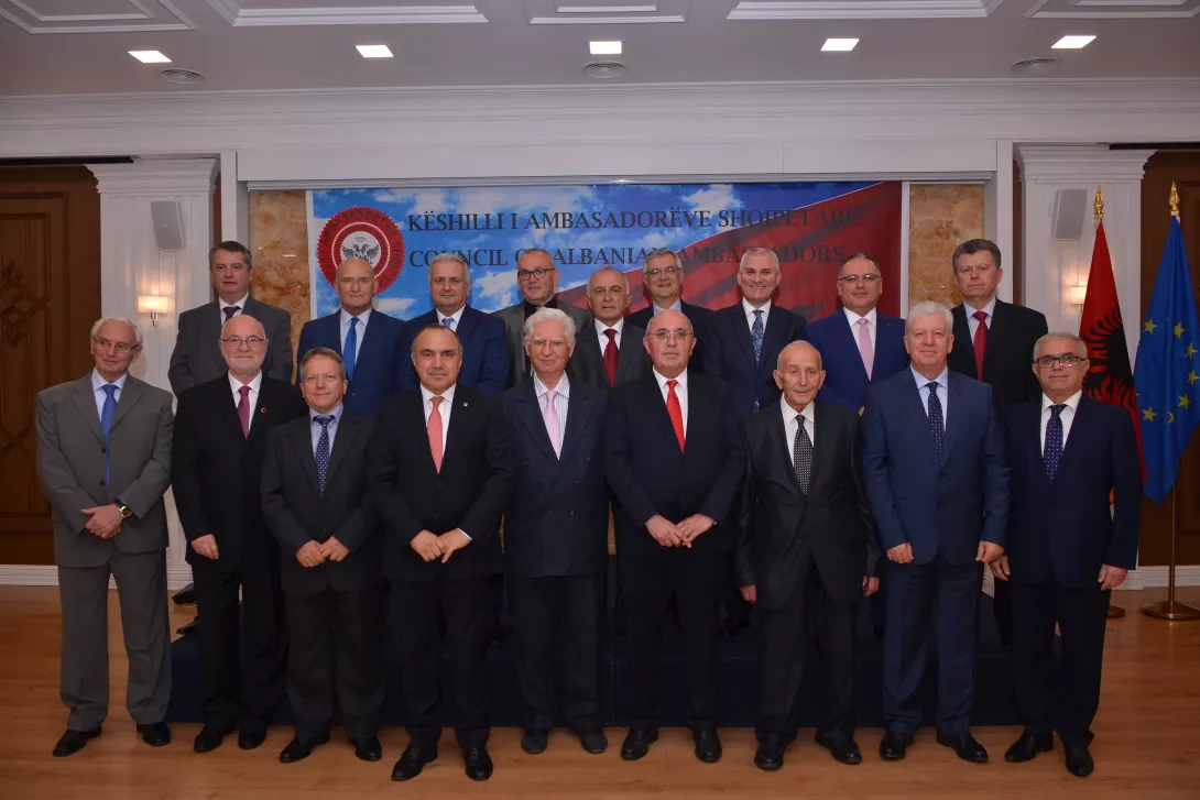 Këshilli i Ambasadorëve Shqiptarë: Grup i ri negociator për marrëveshjen detare me Greqinë