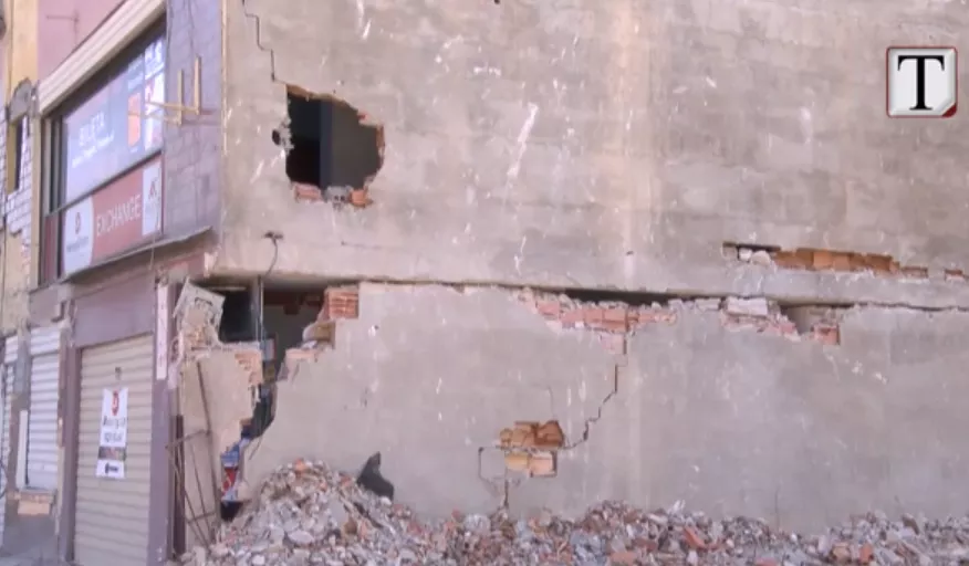 Durrës, ndryshojnë aktkonstatimet e Institutit të Ndërtimit për një pallat që duhet shembur