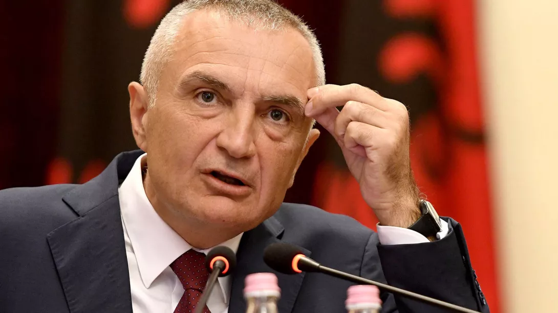 Presidenti detyrohet një sqarim që të mos e marrim për karagjoz
