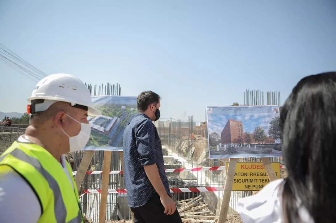 Shkolla "Andrea Stefani", ose politika Tirana - tironsave