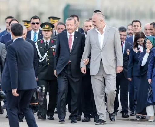 Diplomacia jonë flet  turqisht