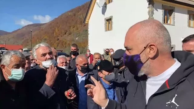 Në vizitë me kryeministrin, infektohen në Vermosh 30 punonjës të Fondit Shqiptar të Zhvillimit