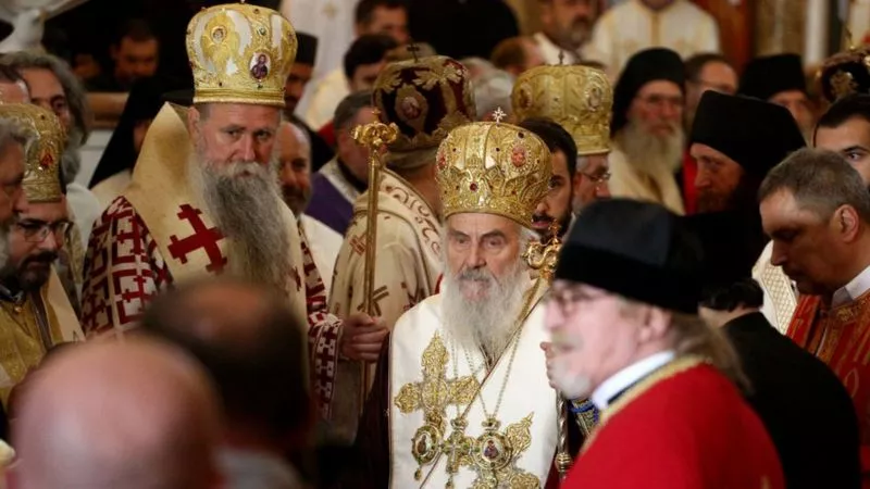 Infektohet në ceremoninë mortore të Amfilohijes, Patriarku i Kishës serbe, Irinej