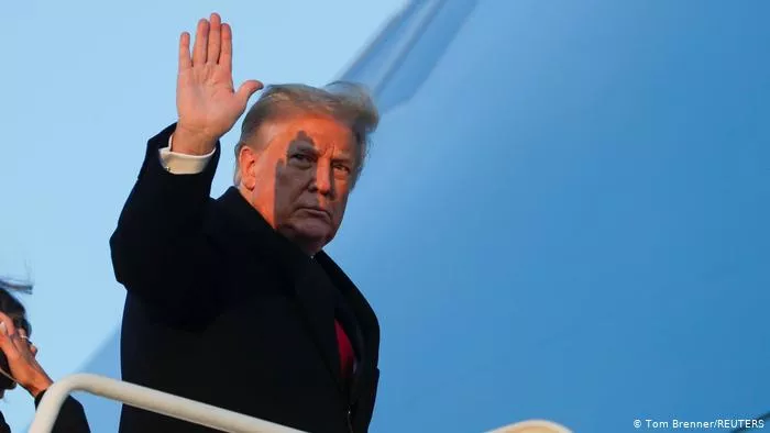 Trump tërhiqet dhe firmos paketën 2.3 trilionë$ kundër pasojave të pandemisë
