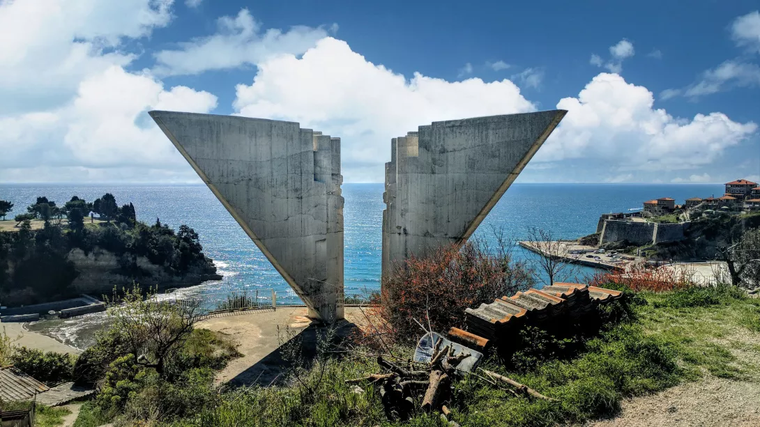 Një udhëtim virtual në monumentet e Jugosllavisë së dikurshme