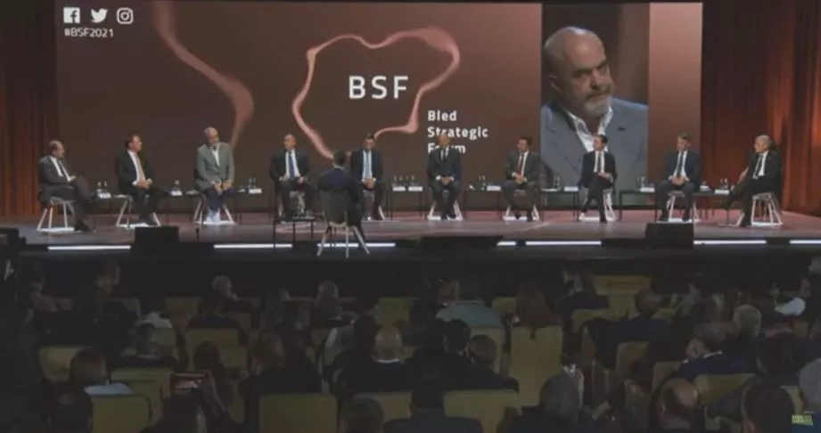 Radev: Nuk jemi roja që ju pengon te dera, çelësin e keni vetë në dorë