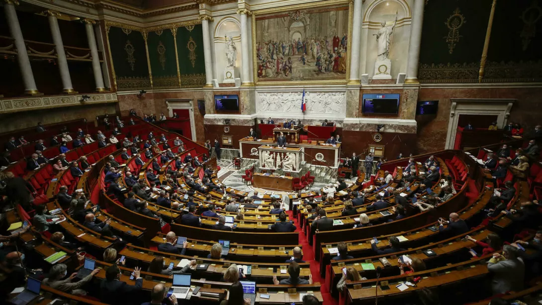 Gratë franceze kërkojnë dekriminalizmin seksual të politikës