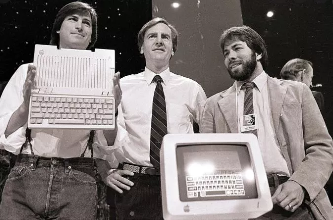 Një nga kompjuterat e parë Apple del në ankand