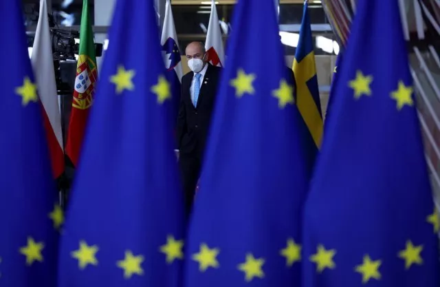 Omicron nxjerr jashtë loje greenpass-in europian?