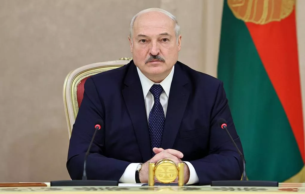 Lukashenko: Zelensky duhet të zgjedhë mes marrëveshjes me Putin dhe kapitullimit  