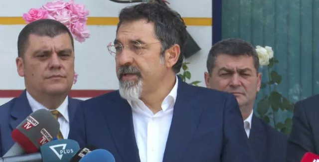 Duhet një Çuç në çdo qeveri