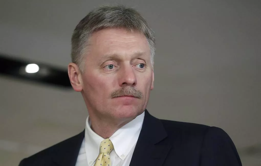 Paralajmërimi i Peskov: Herët apo vonë Europa do kujtohet se po paguan faturën për Zelenskiyn