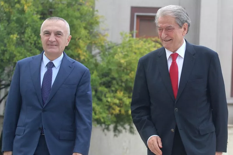 Jashtë politikës me ligj? Demokracia në dorë të Enkelejd Alibeajt