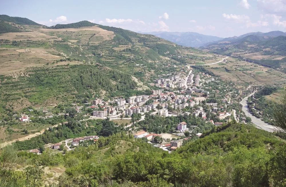 Jepini Skraparit atë që i takon Skraparit